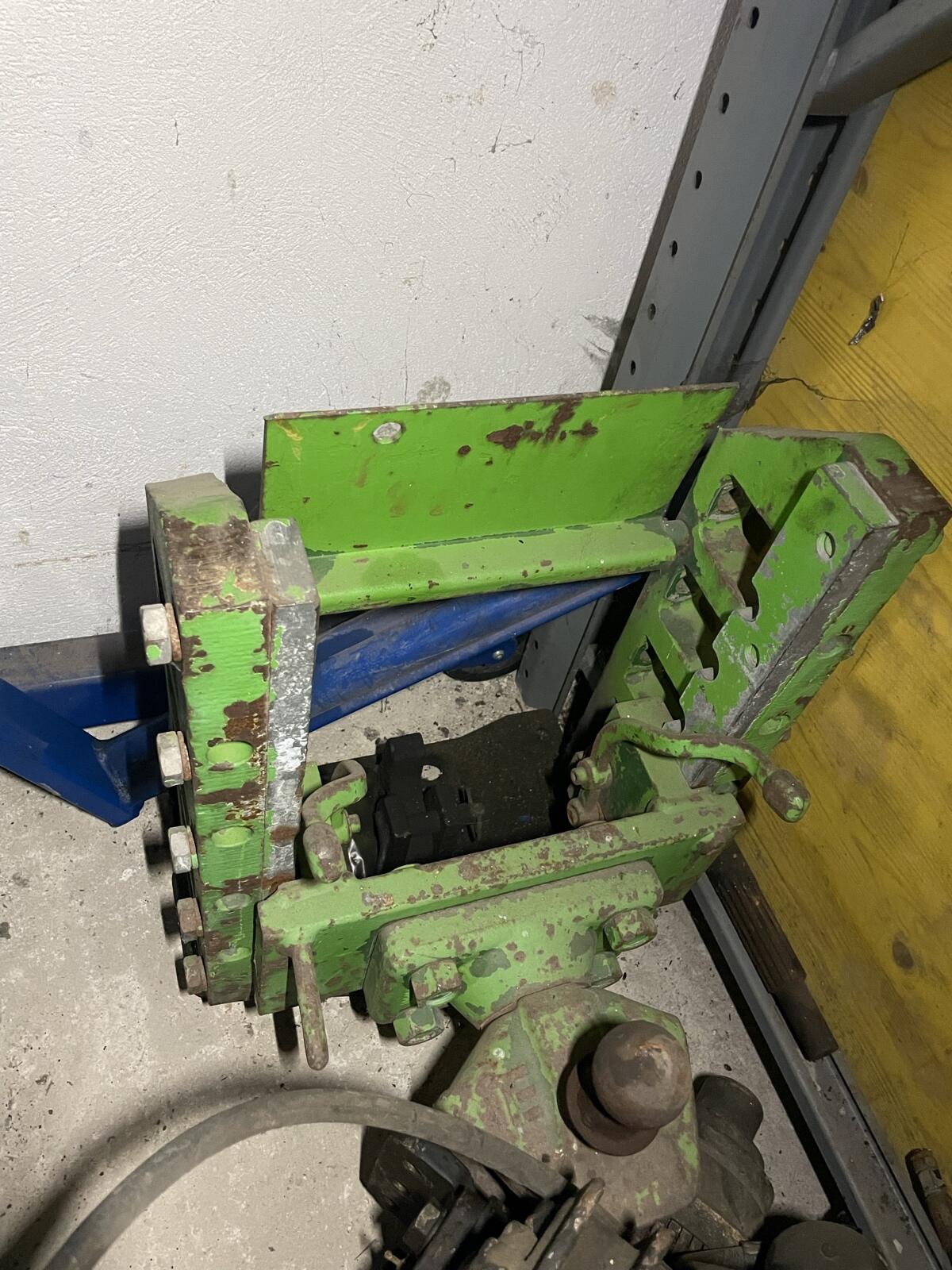 Anhängeschlitten mit Zugmaul Merlo 2