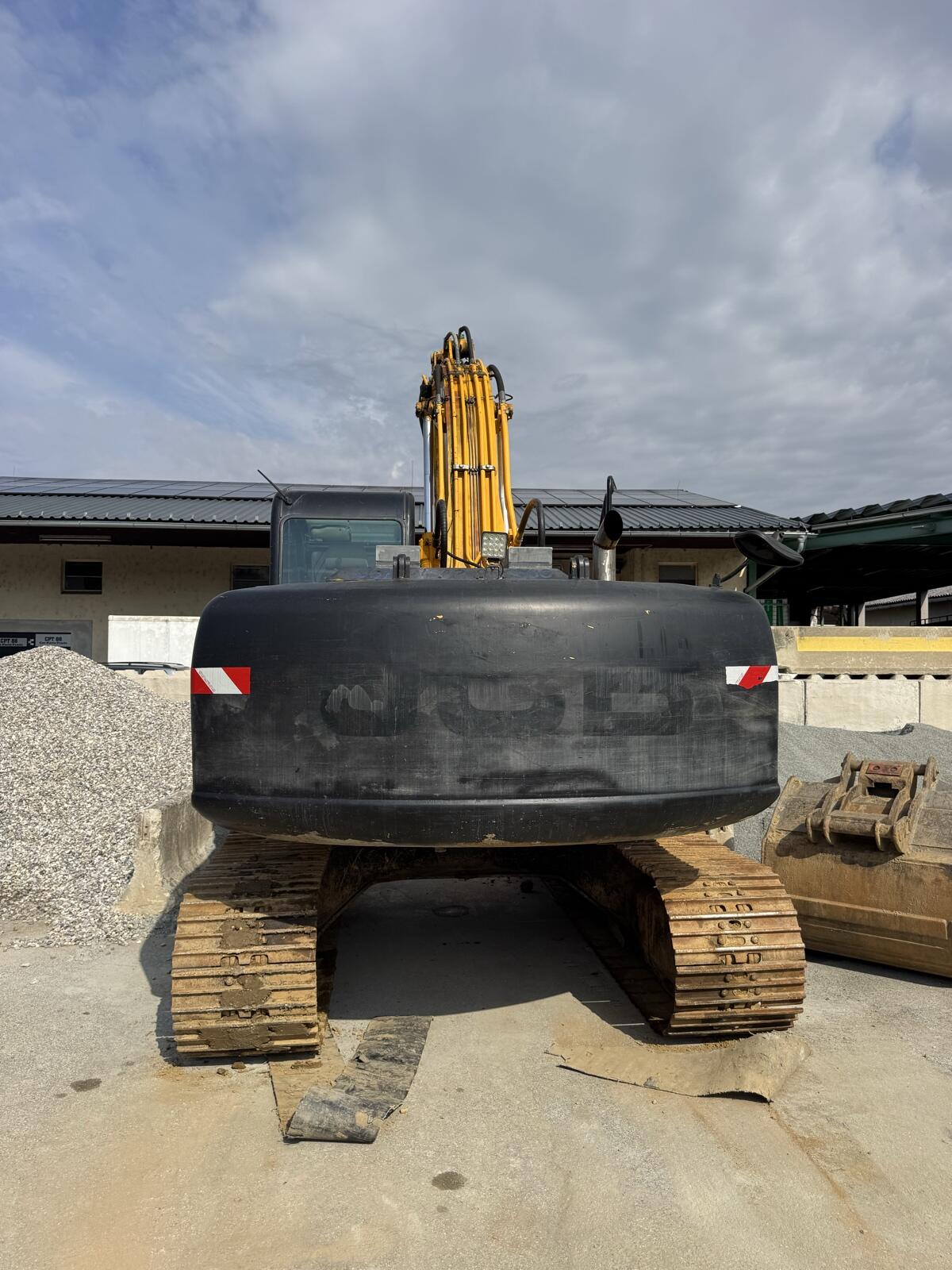 JCB JS210 Kettenbagger 3