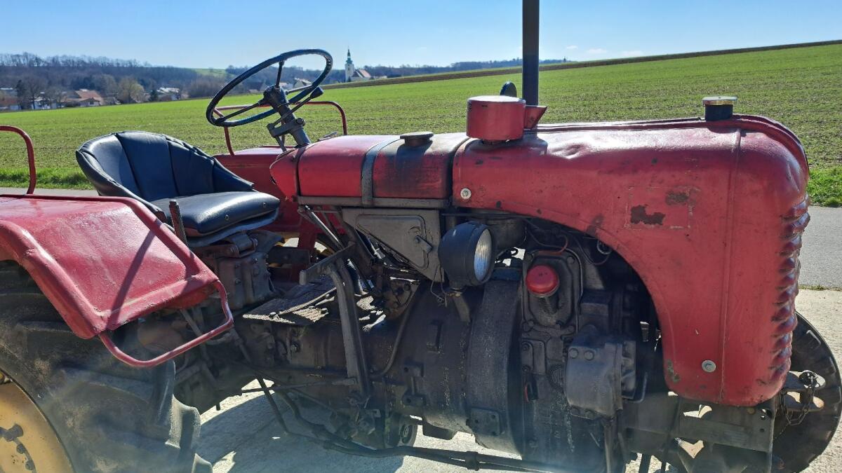 Steyr Traktor T84 2