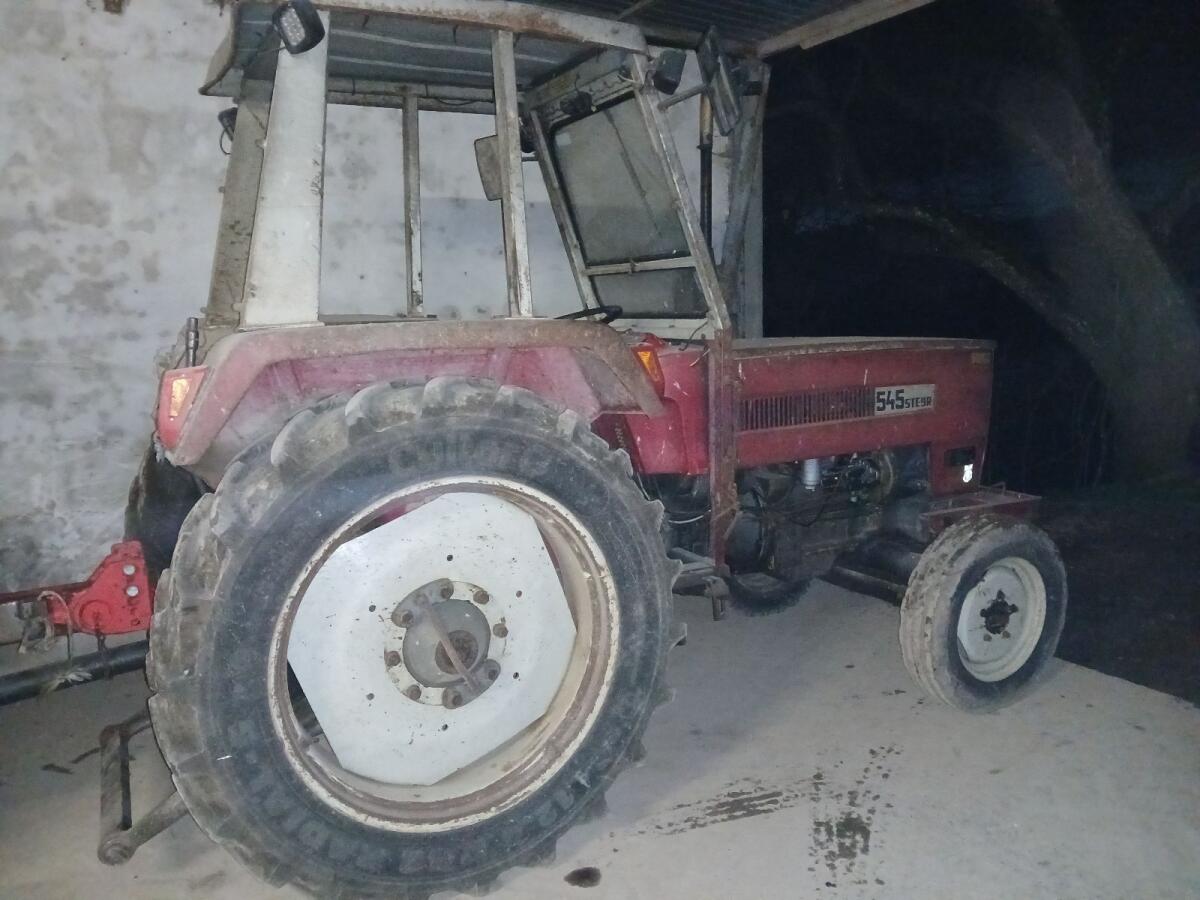 Traktor mit Miststreuer 3