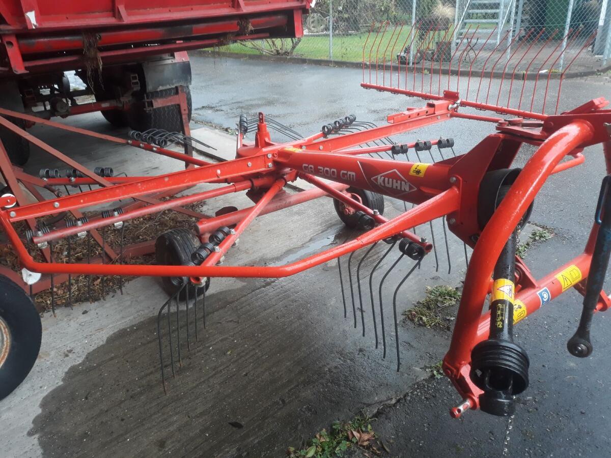Kuhn GA300 gm Schwader 2
