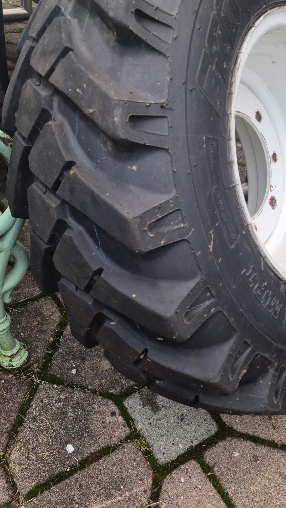 Kompletträder 12.5-18 MPT 3