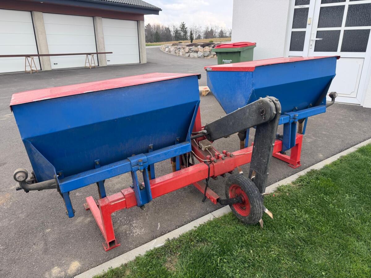 Hatzenbichler Frontdüngerstreuer 3