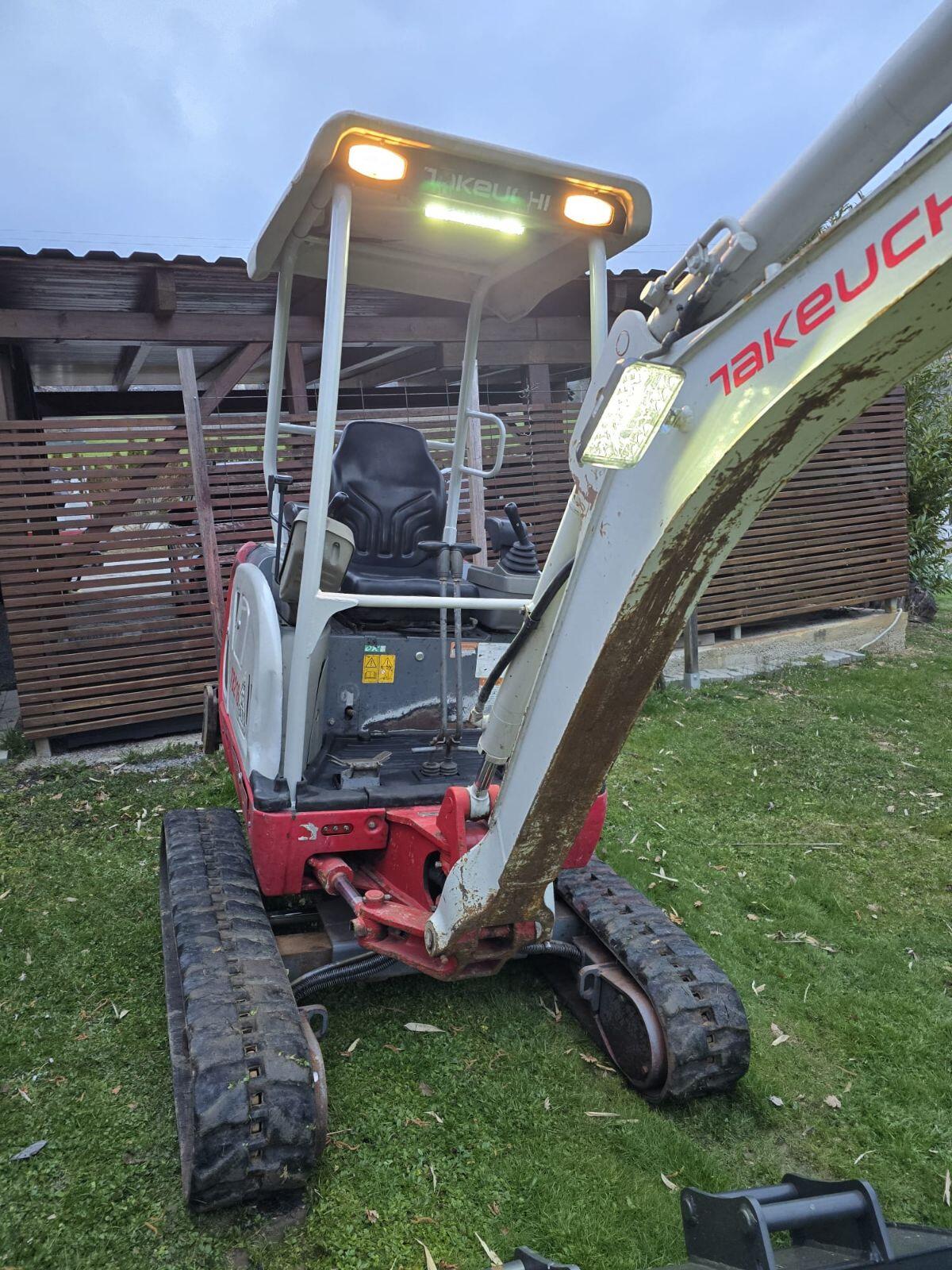 Takeuchi TB216 2