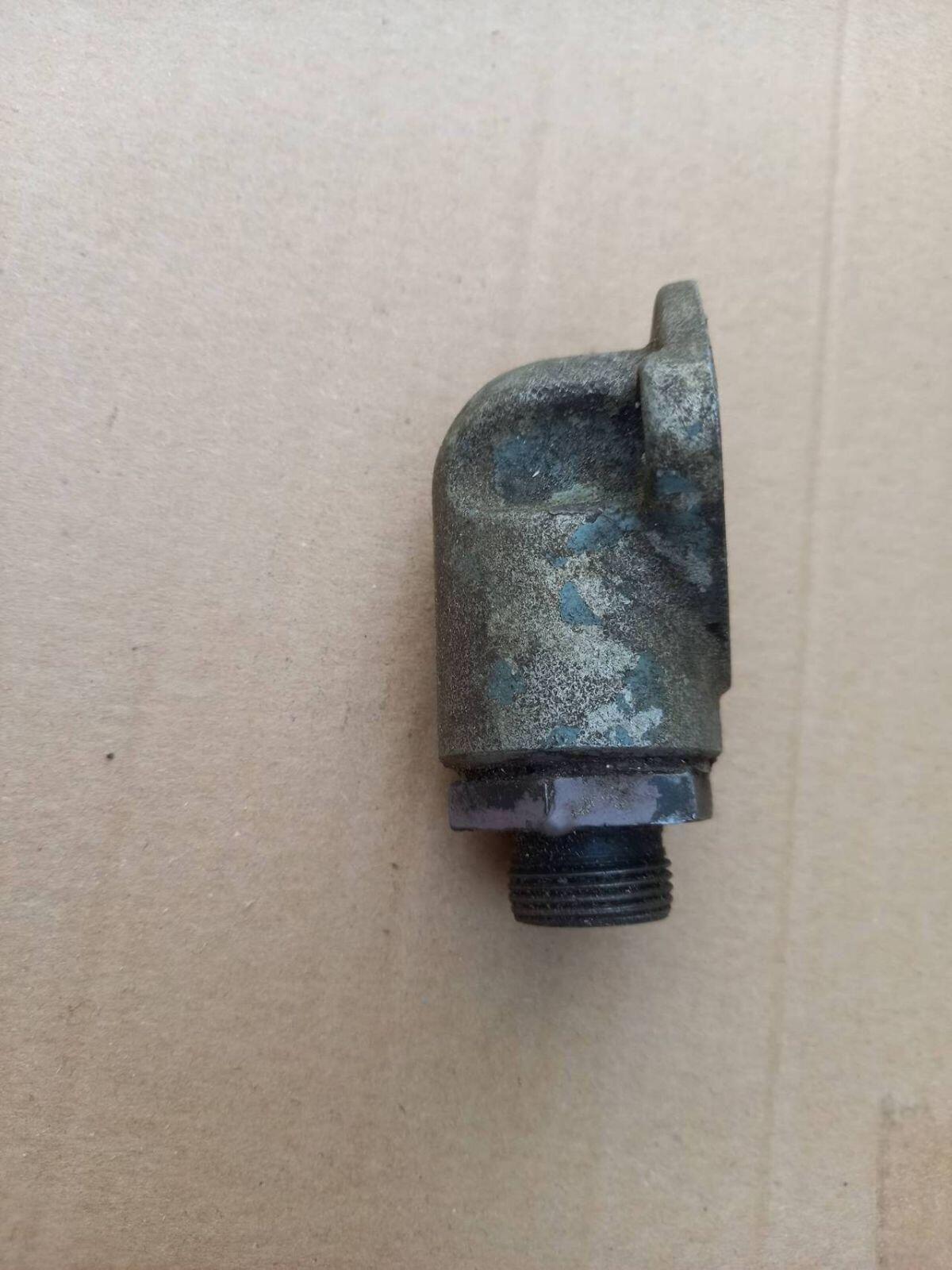 Hydraulik-Anschlussstutzen Pumpe 3