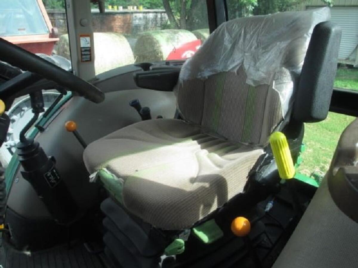 JOhn Deere 6100D 3