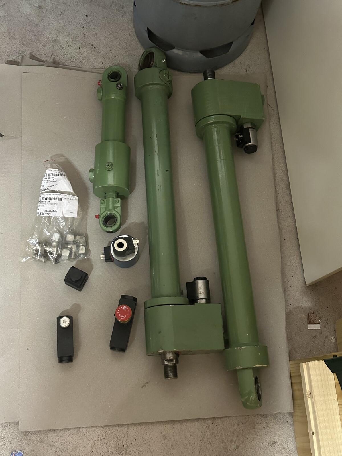 Hydraulischer Zylinder neu 2