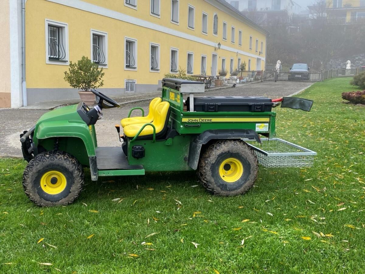 John Deere Gator TS4x2 3