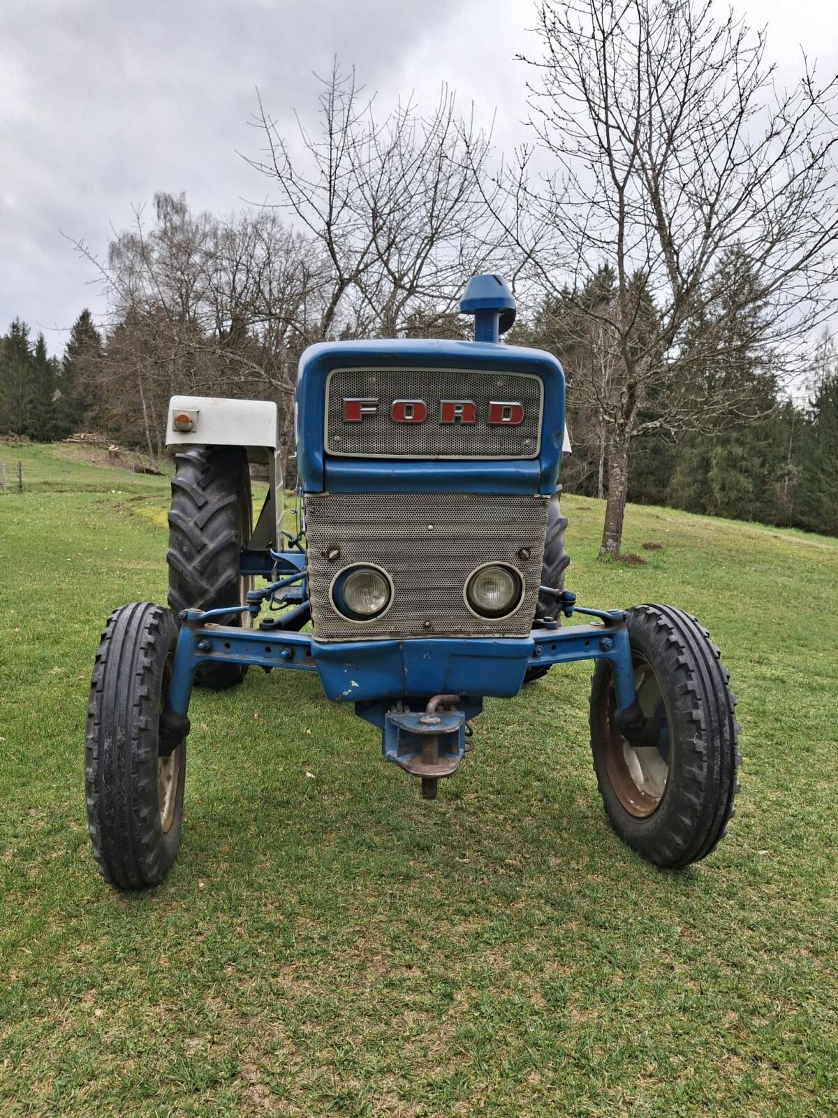 Ford Dexta 2000-8 3