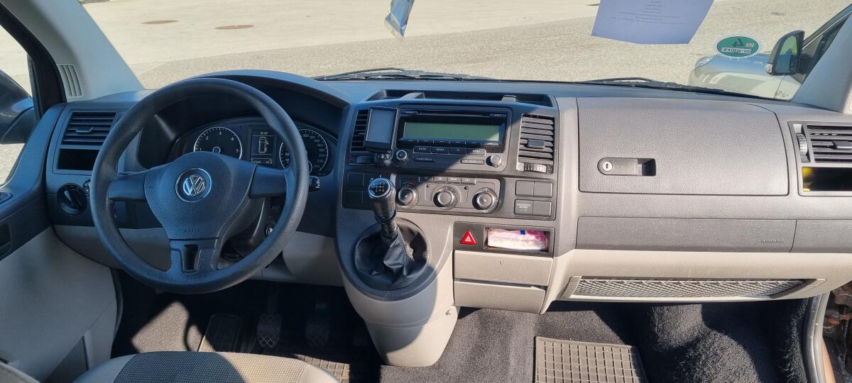 VW T5 Bus Caravelle 3