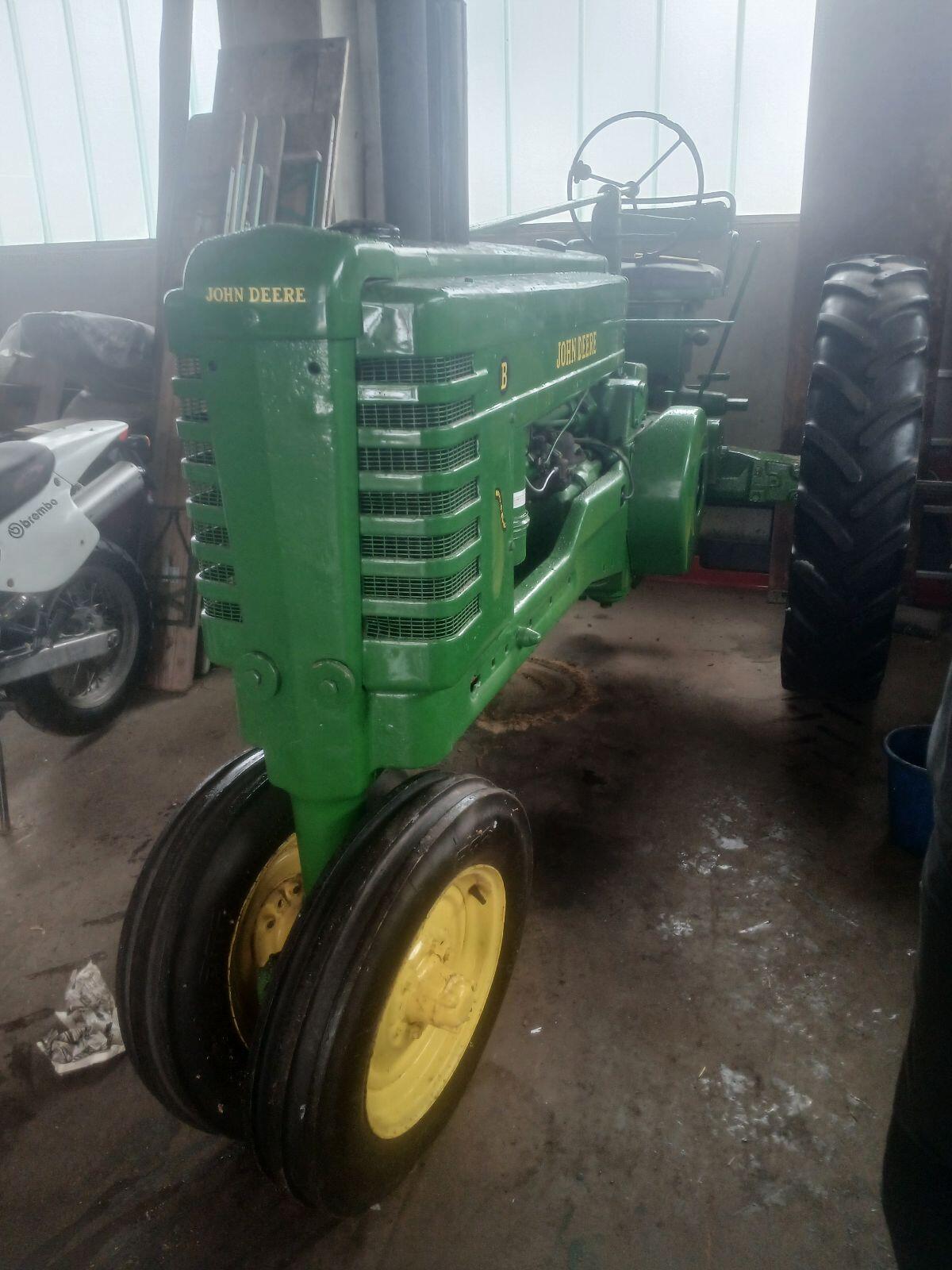 John Deere Model B 2