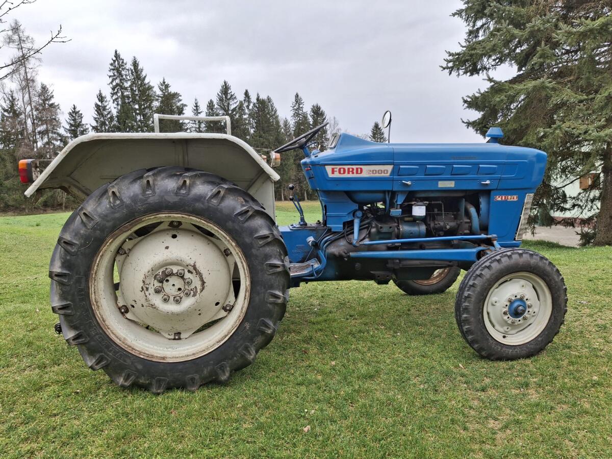 Ford Dexta 2000-8 2