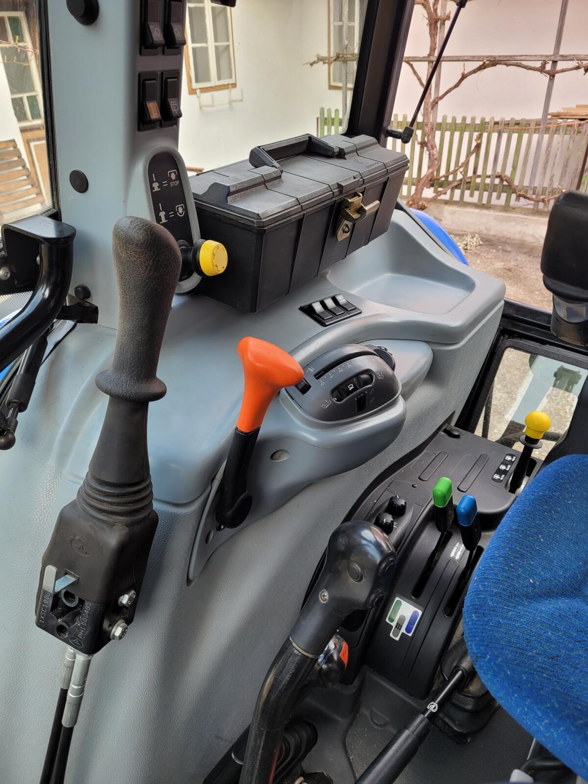 New Holland T5040 2