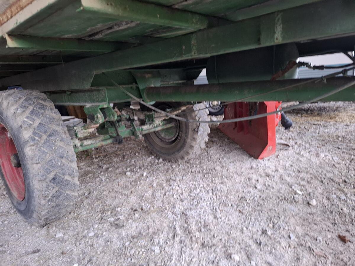 Anhänger mit Druckluftbremse 3