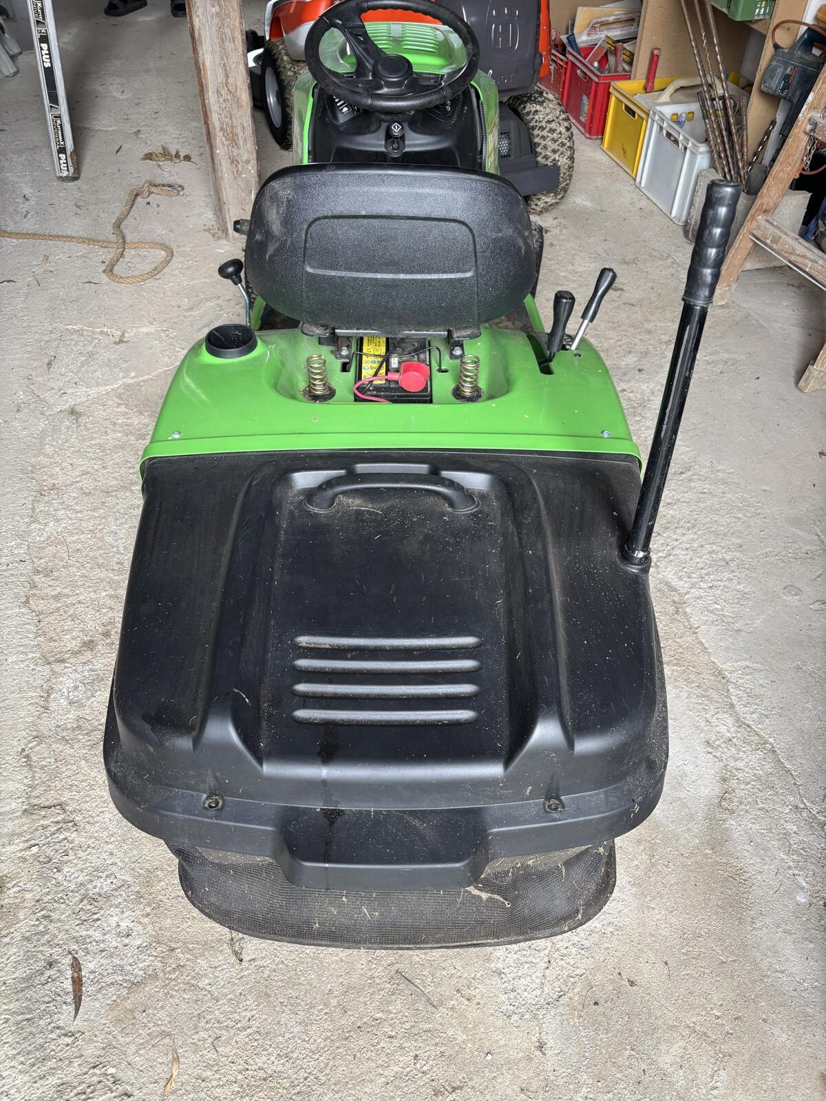 Rasenmähertraktor Mastercut 92-155 3