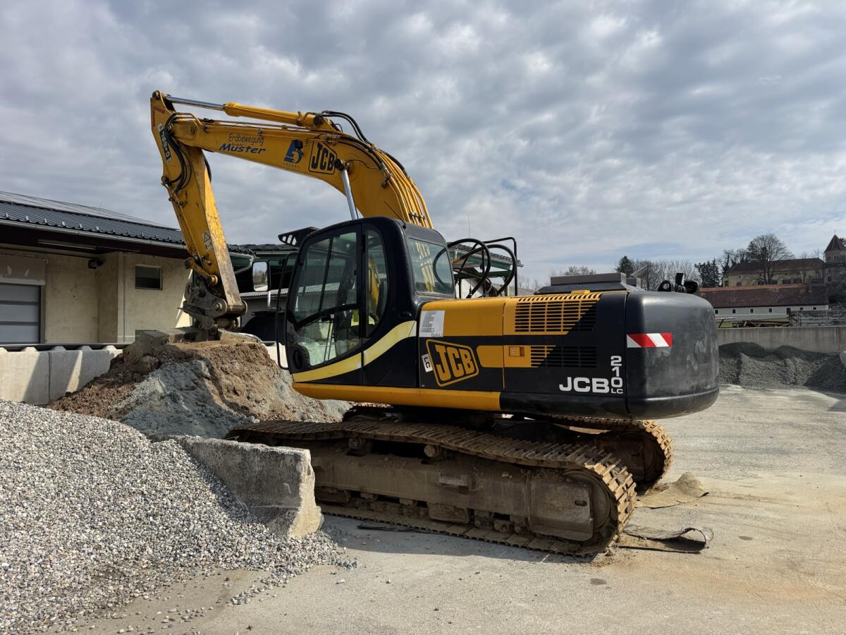 JCB JS210 Kettenbagger 2