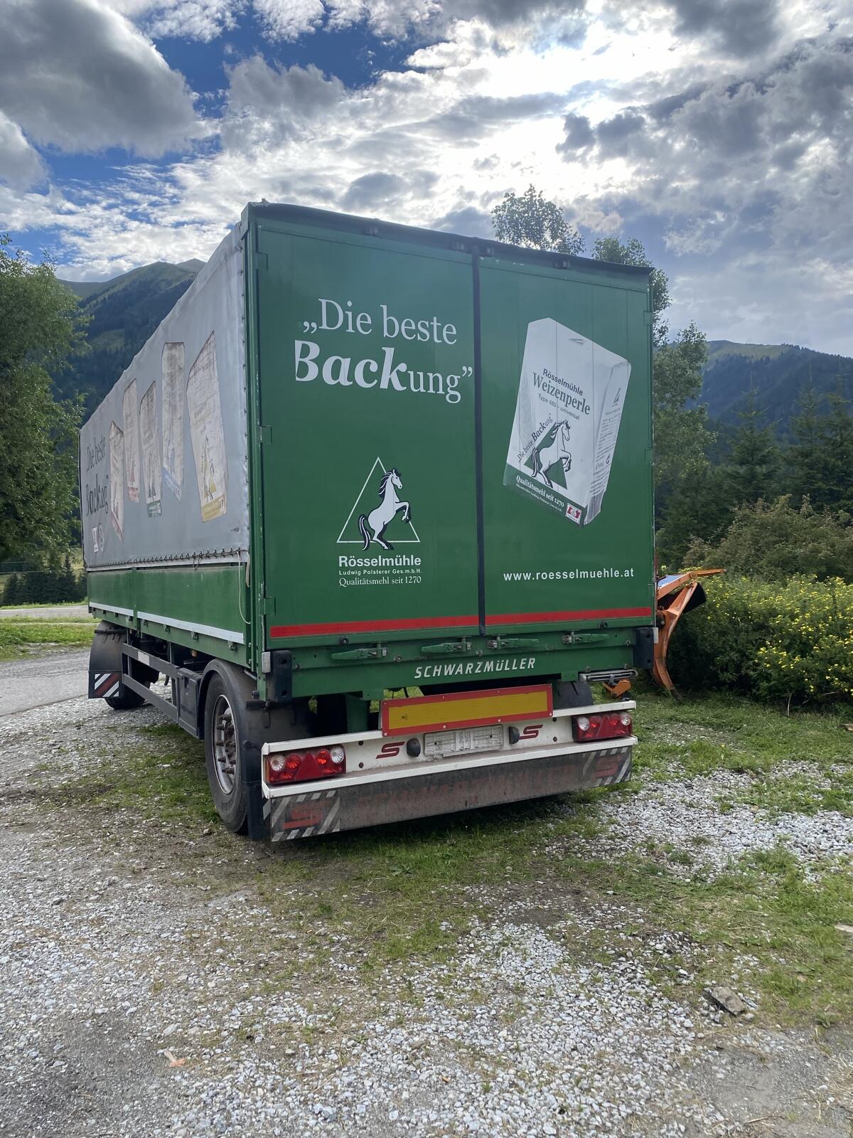 Ballenanhänger Schwarzmüller 2