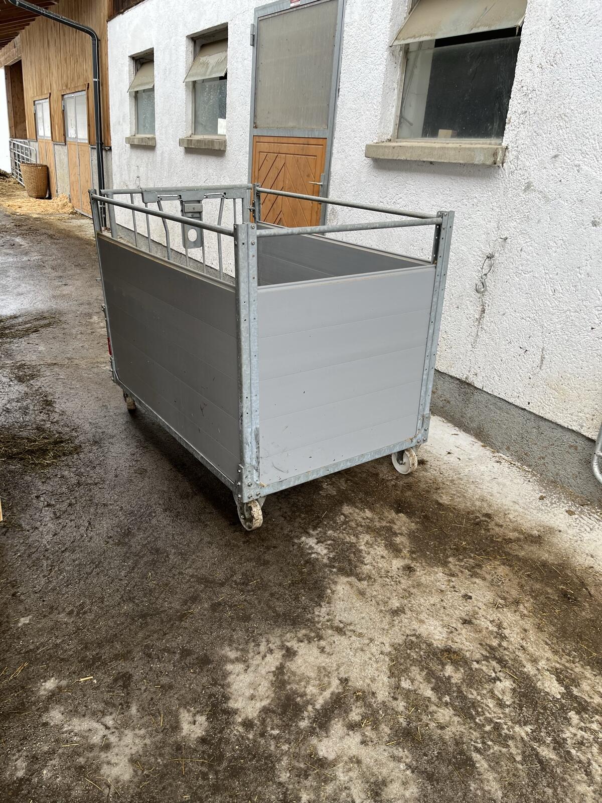 Kälberbox 3