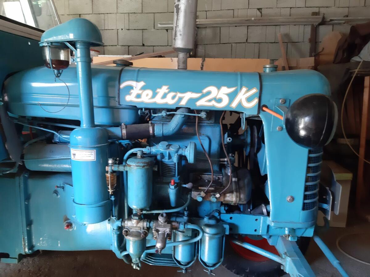 Zetor 25K Traktor 2