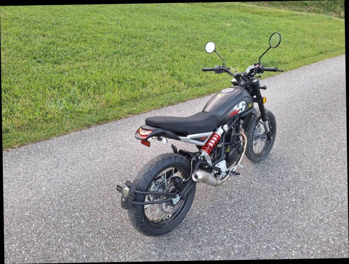 Motorrad 125 ccm 2