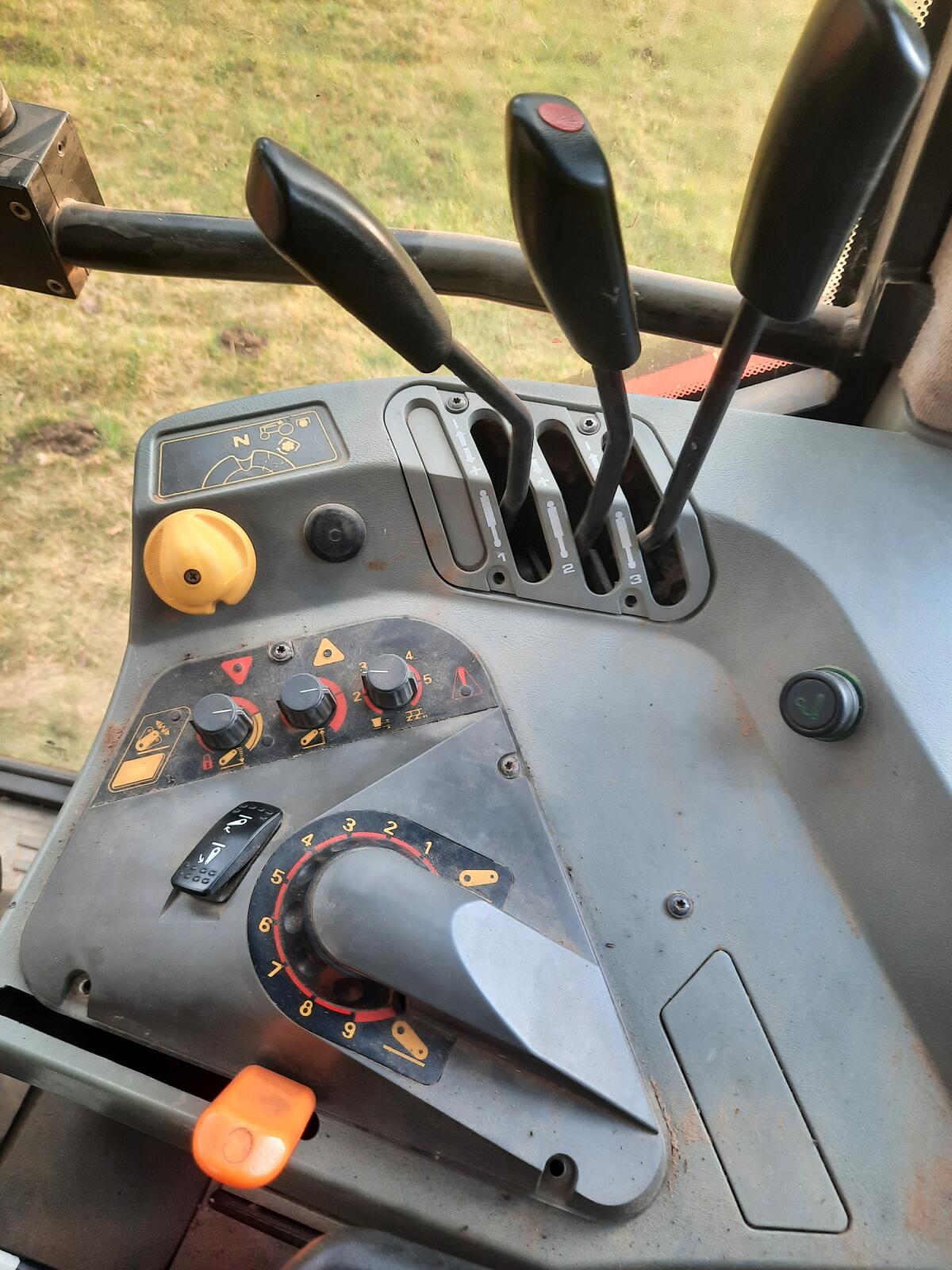 MF 8140 3