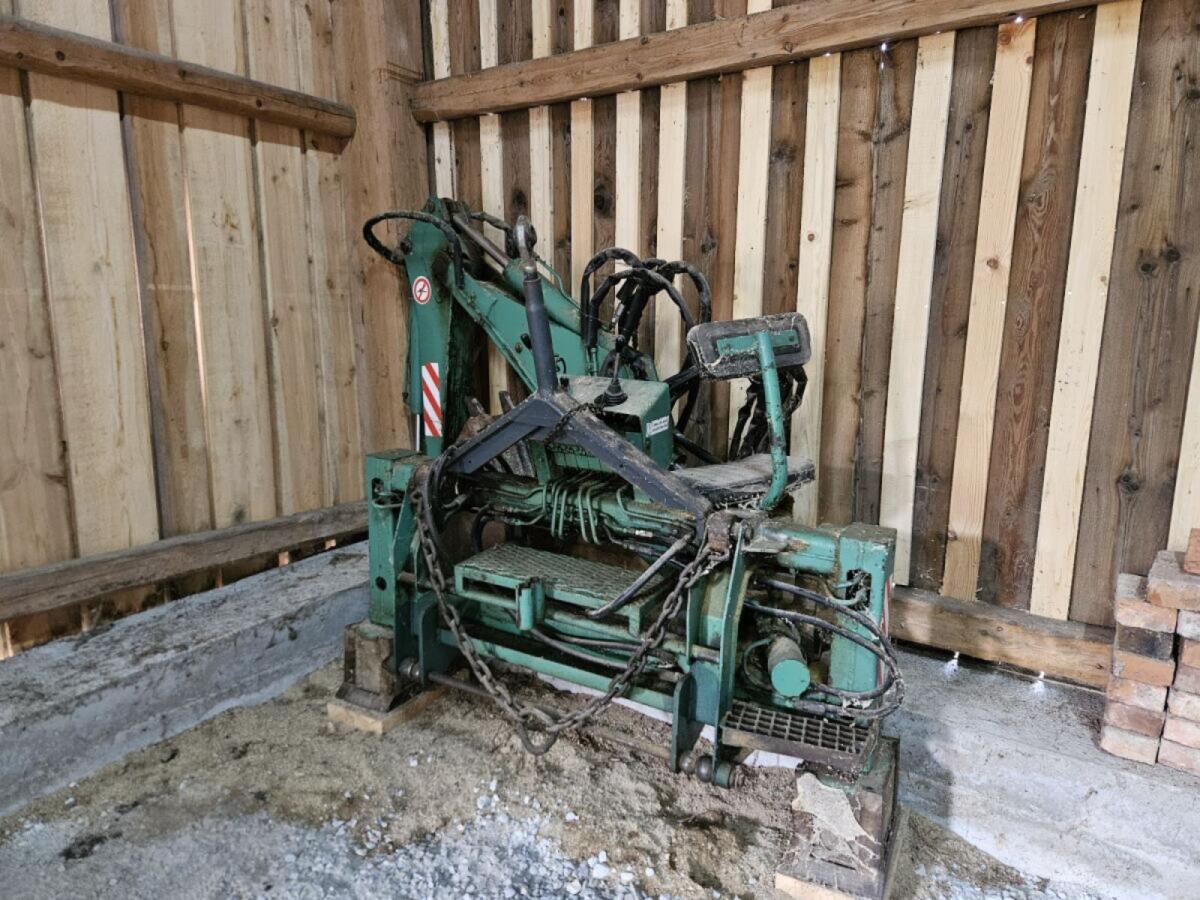 Heckbagger / Anbaubagger für Traktor 3