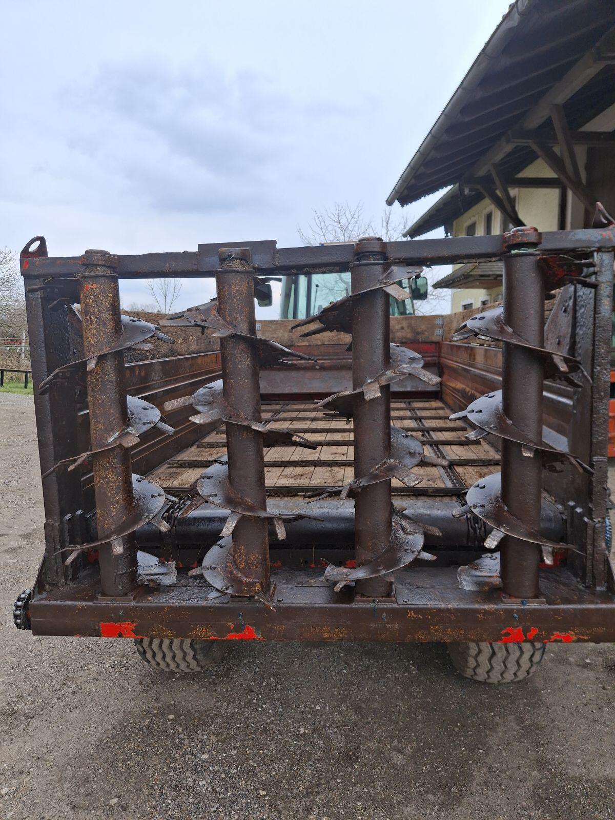 Pöttinger Miststreuer 3