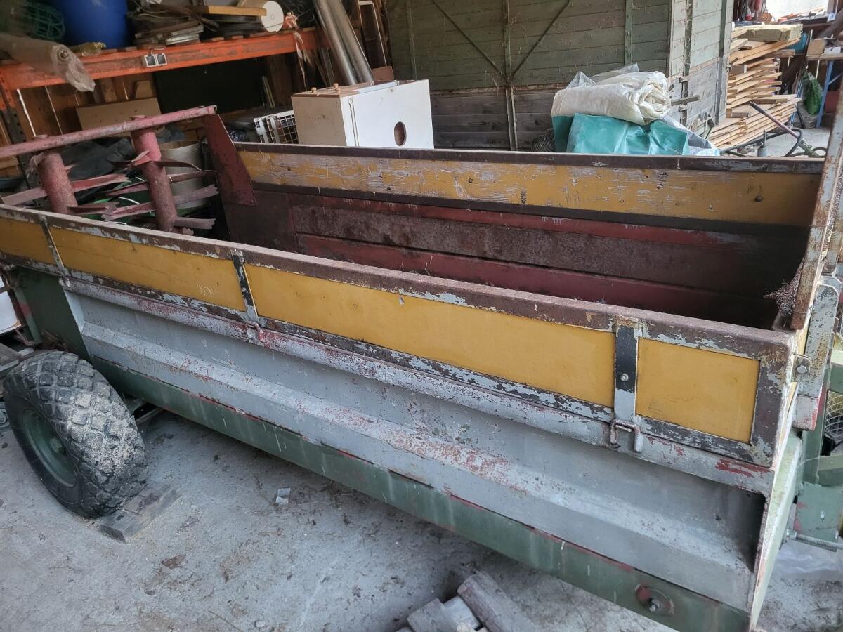 Schicht Bergmiststreuer 2