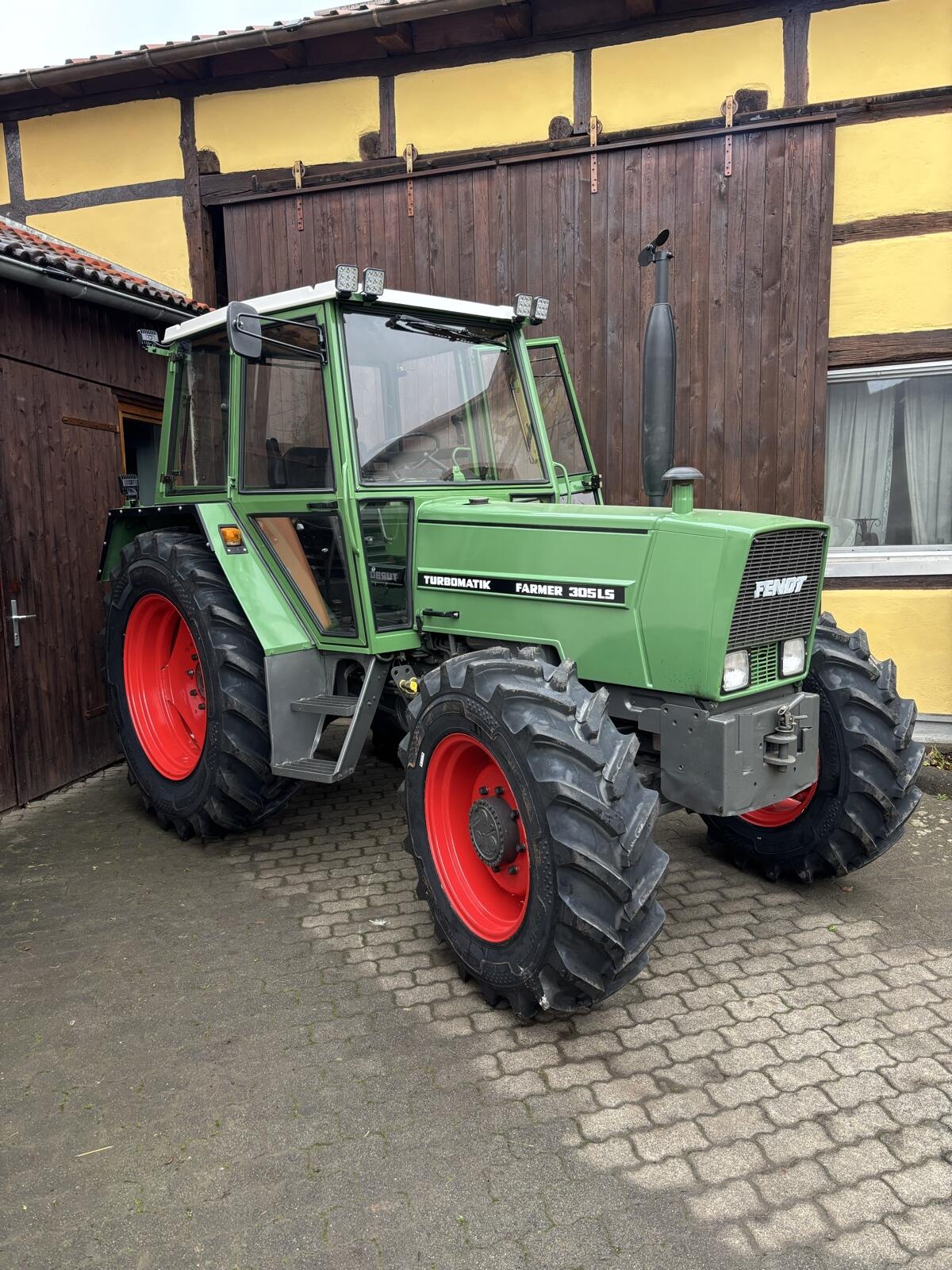Fendt 305 LS 3