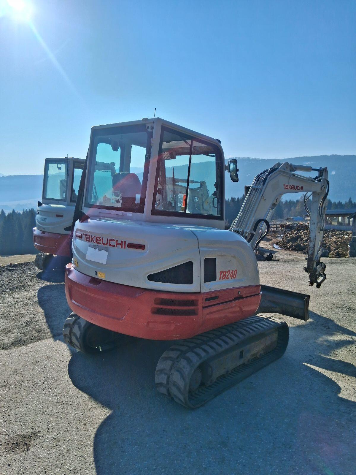 Takeuchi 240 3