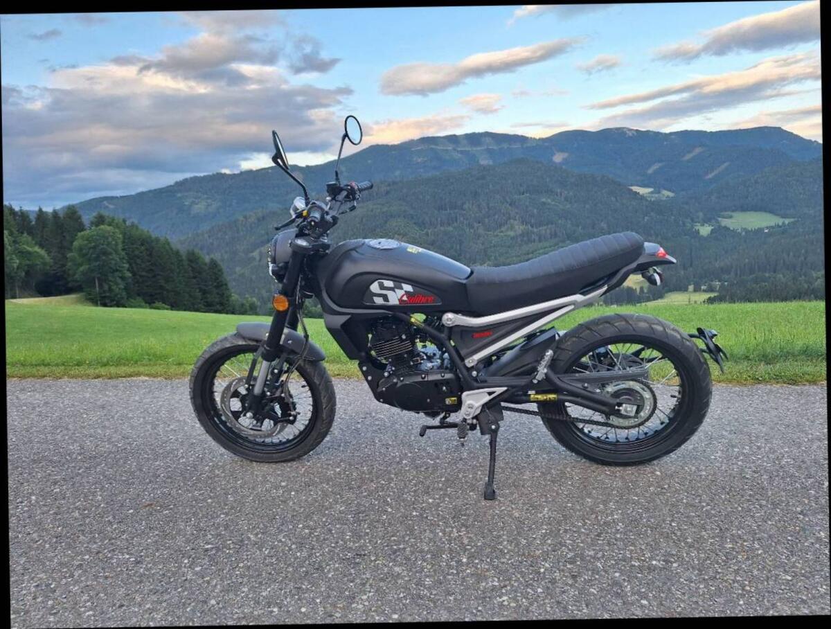 Motorrad 125 ccm 3