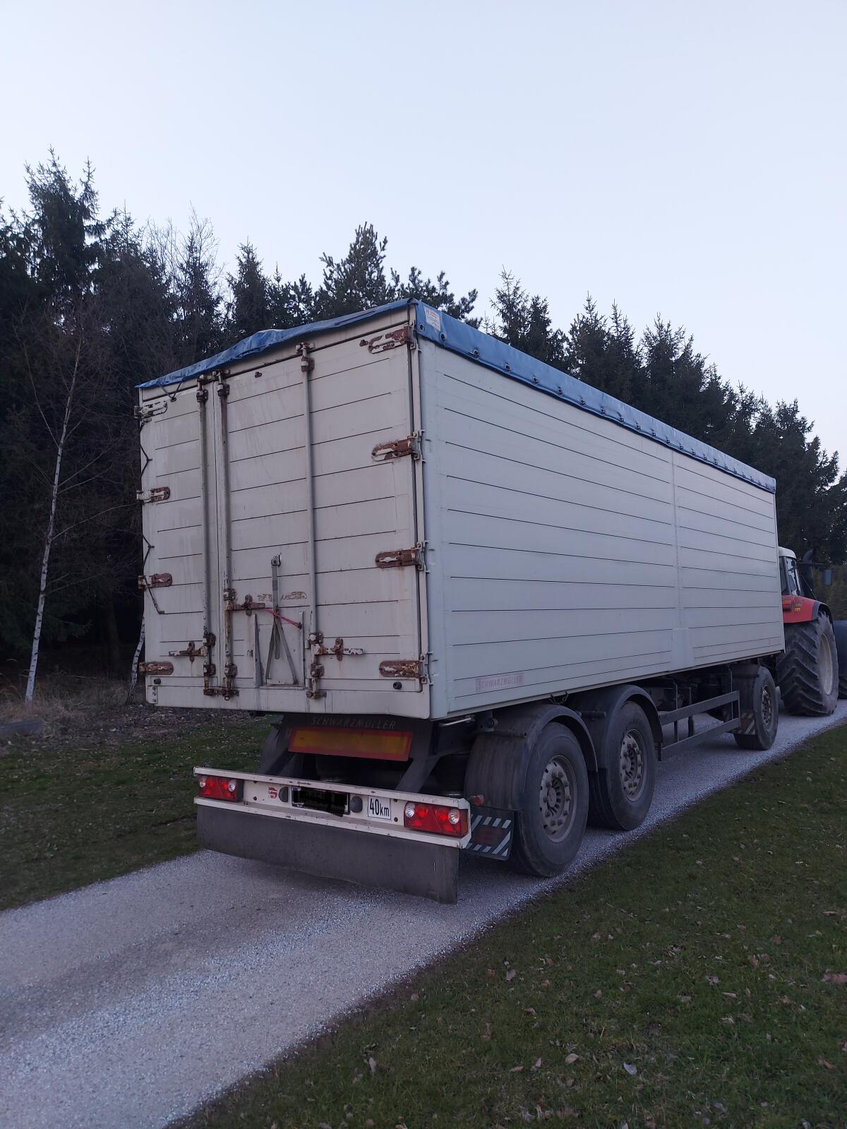 SCHWARZMÜLLER 3 Achs-Kippanhänger 45m³ 2