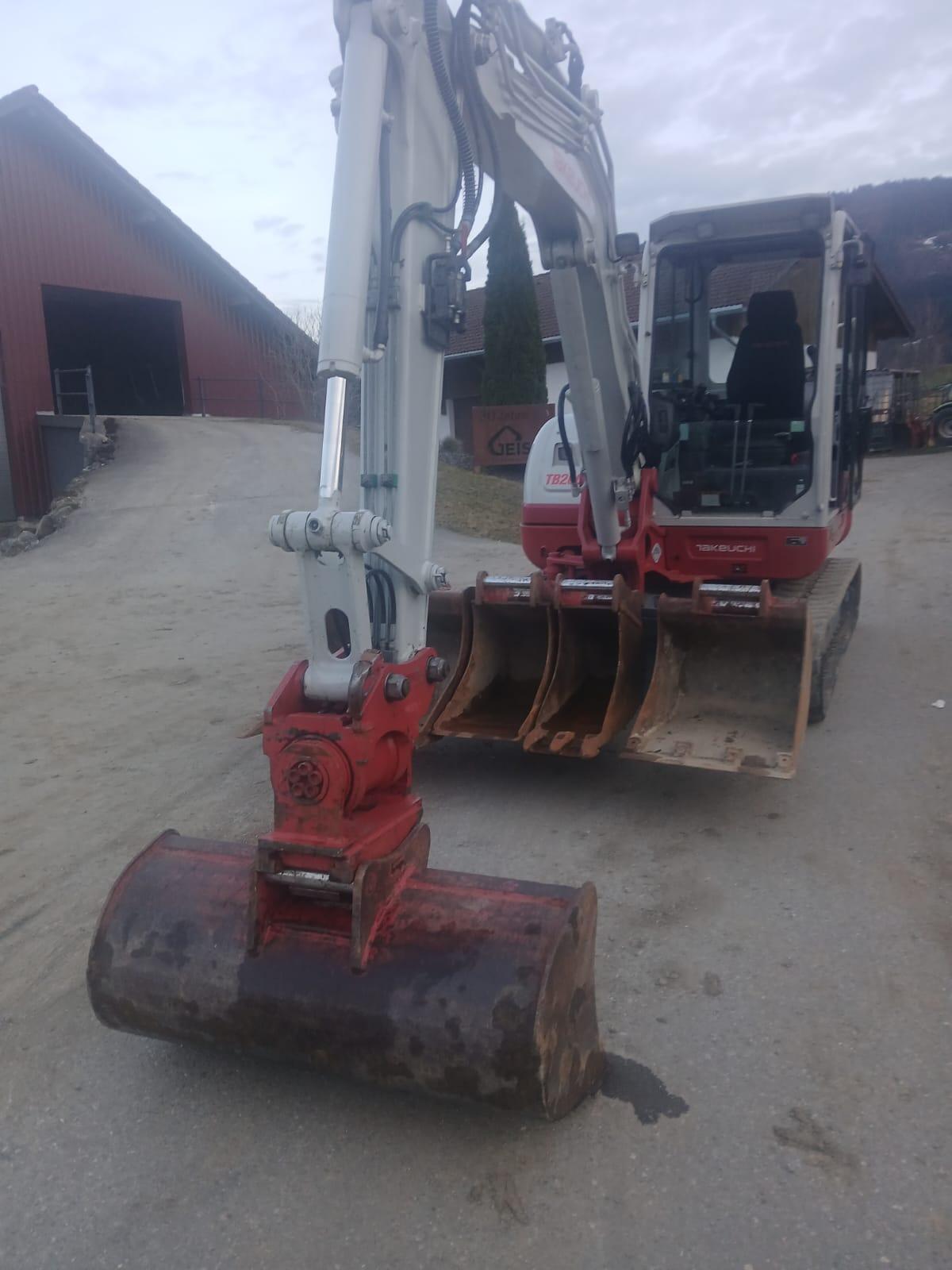 Takeuchi TB260 2