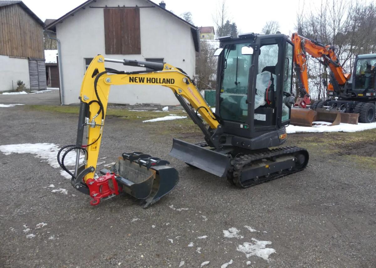 NEW HOLLAND - E25D - 2023 2