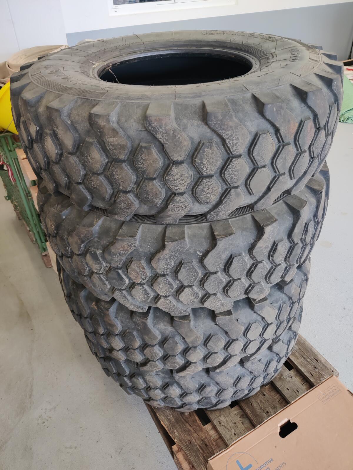 Continental MPT80 14,5 R20 152J 2