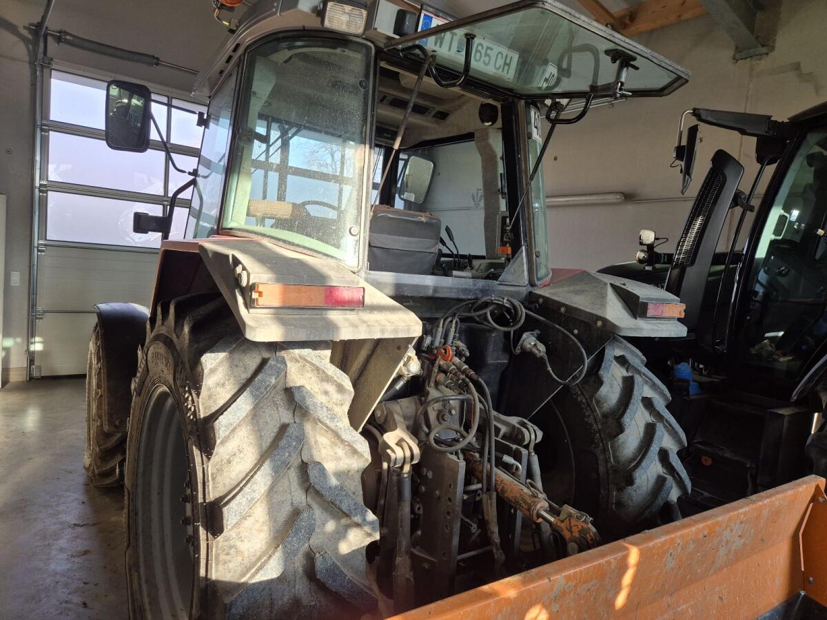 Massey Ferguson 6130 2