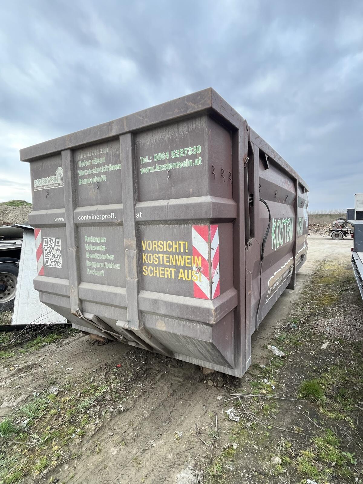 Container (Hardox) mit hydr. Heckklappe 3