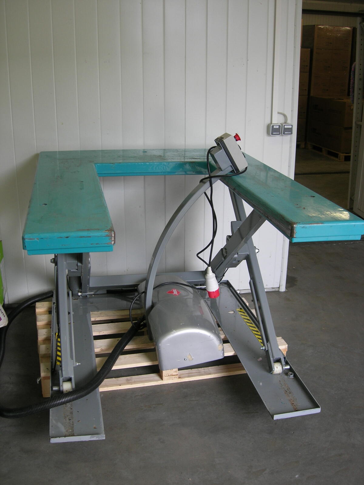 Scherenhubtisch "Ameise" 2