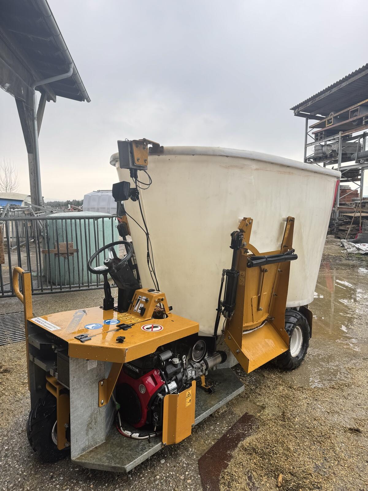 Mammut PM 2.5 Futtermischwagen 3