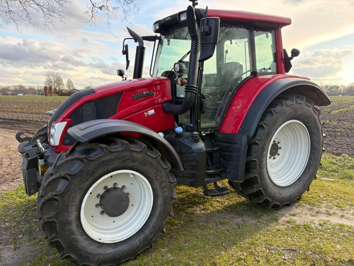Valtra N163 2