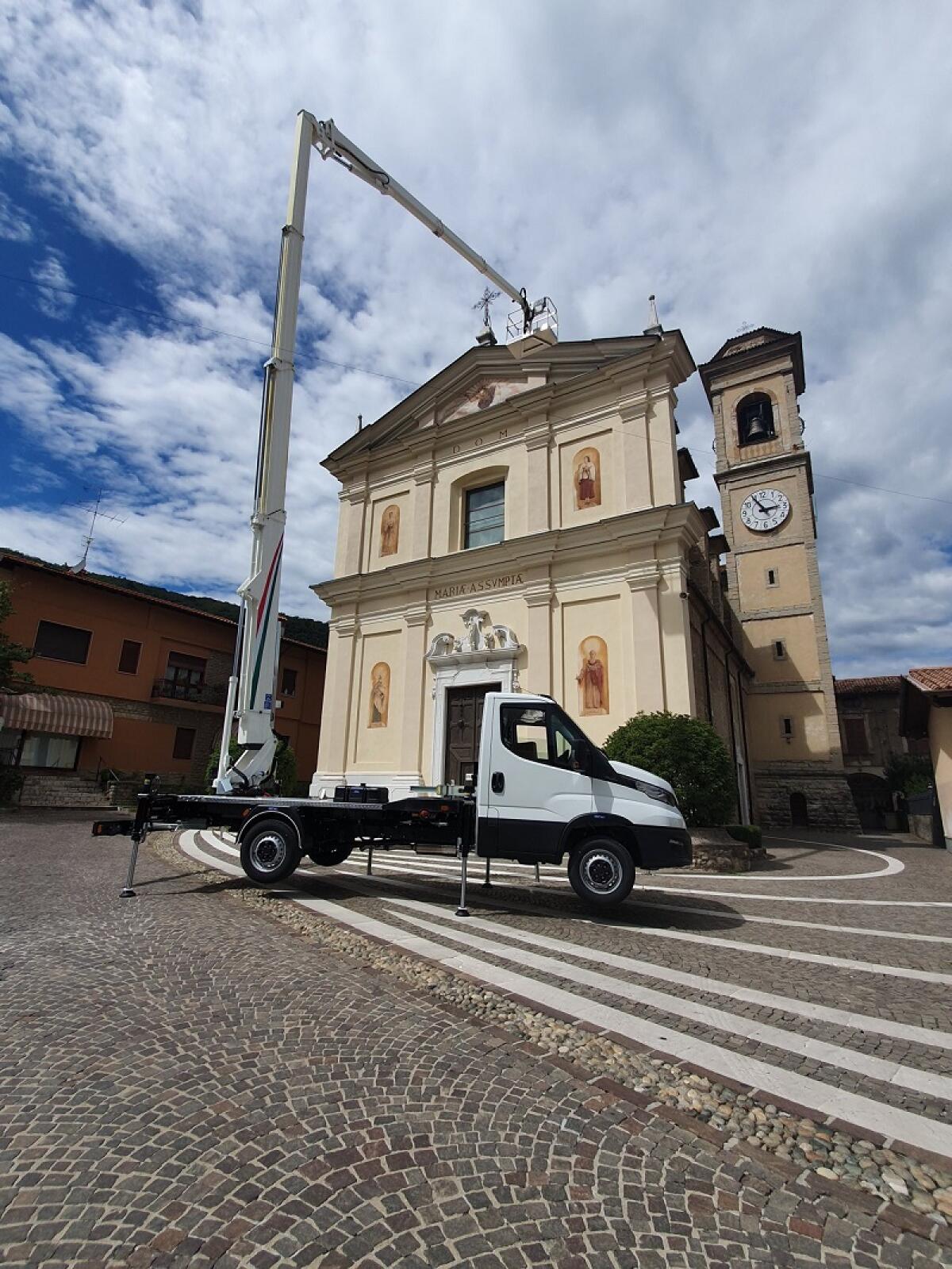 LKW-Arbeitsbühne IVECO-Cela 3