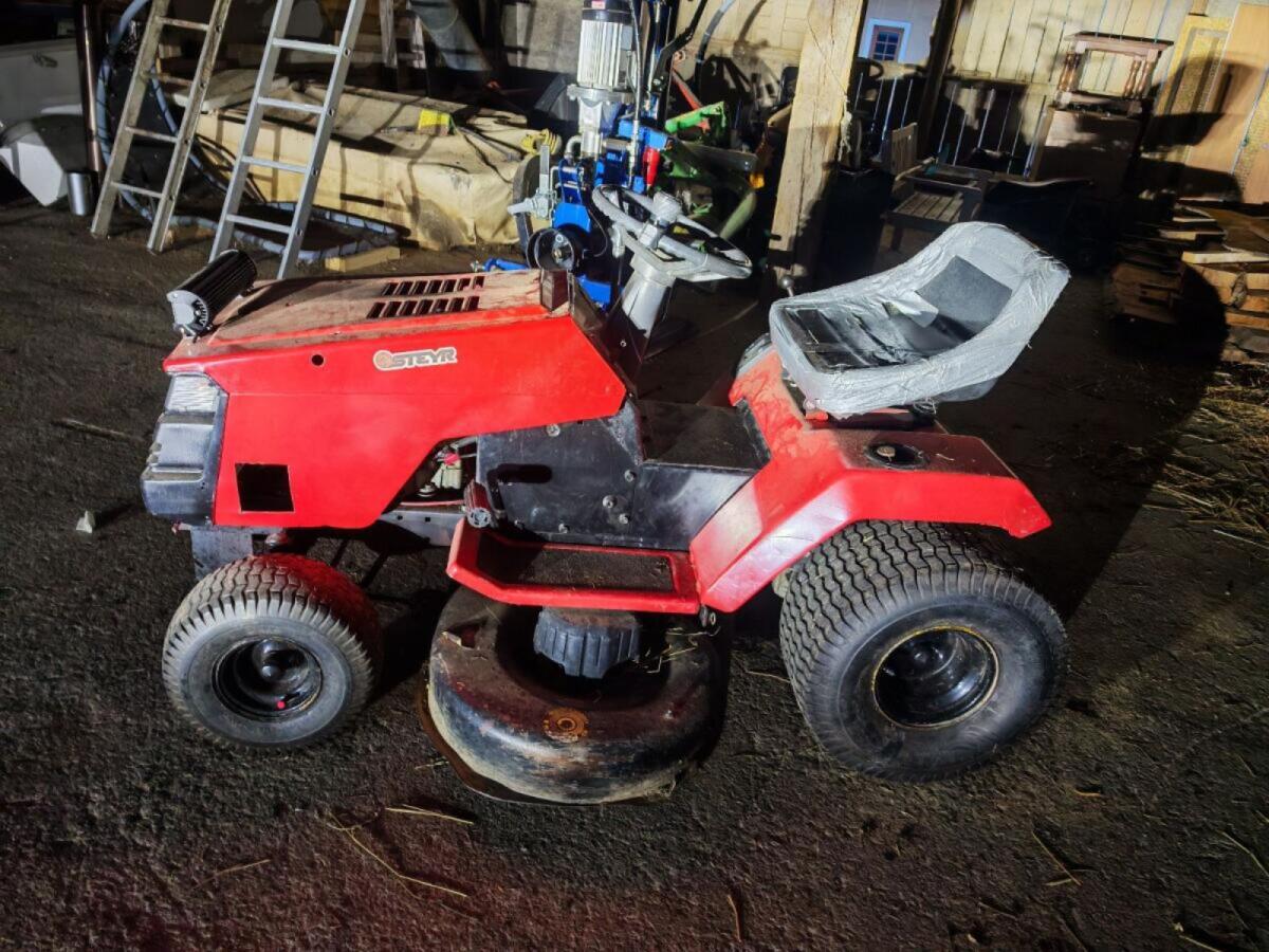 Rasentraktor Rally HP15-42 2