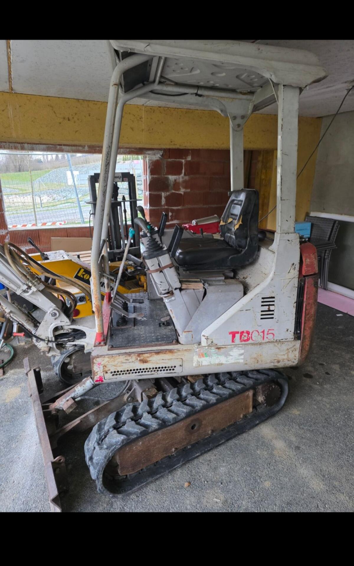 Takeuchi TB015 3