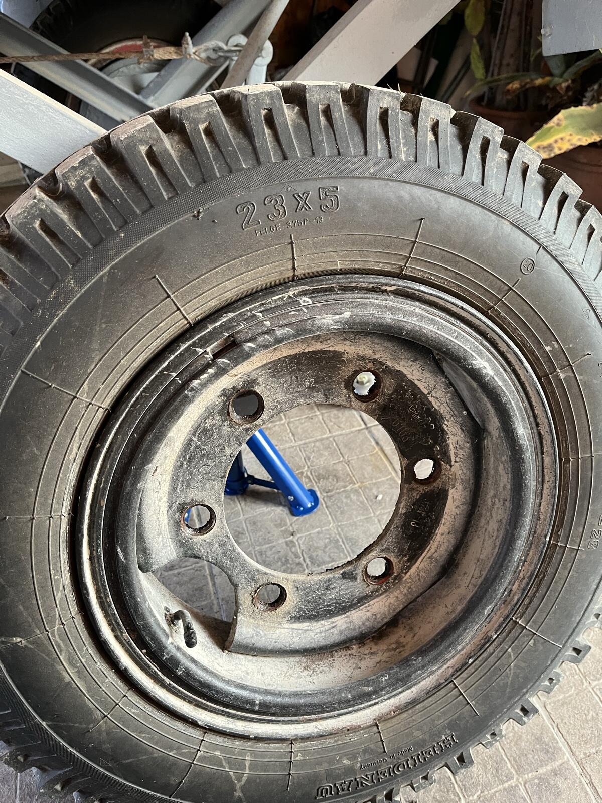 2 Reifen mit Felge 2