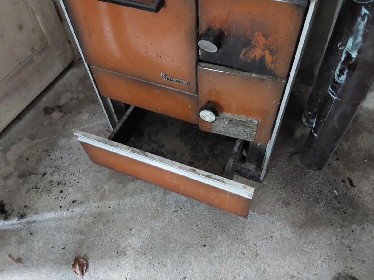 Festbrennstoffofen, Herd 2