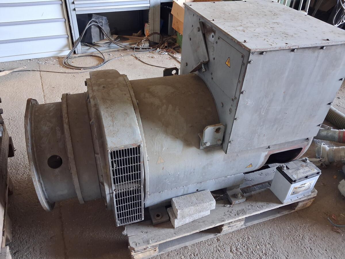 MAN D2842 LE mit Stromgenerator 3