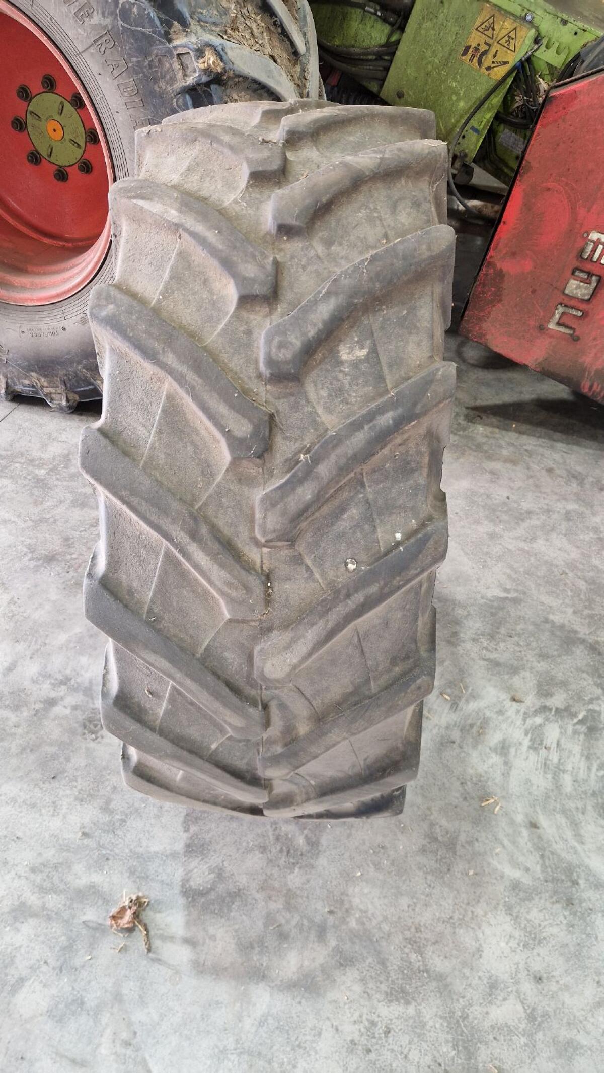440/65R28 2