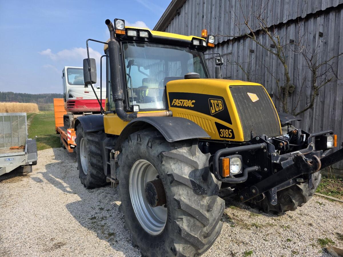 JCB 3185 Fastrac 2
