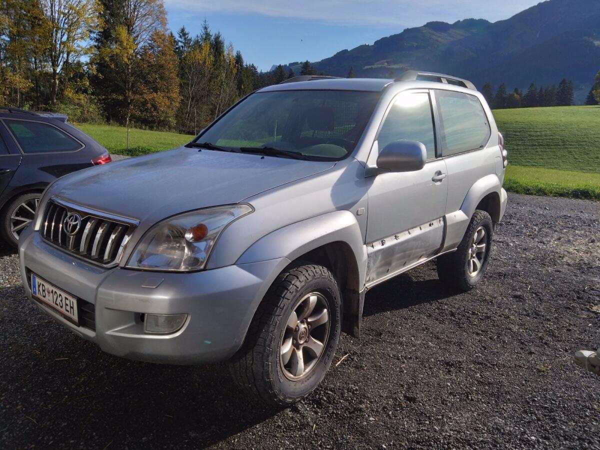 Toyota Land Cruiser 2