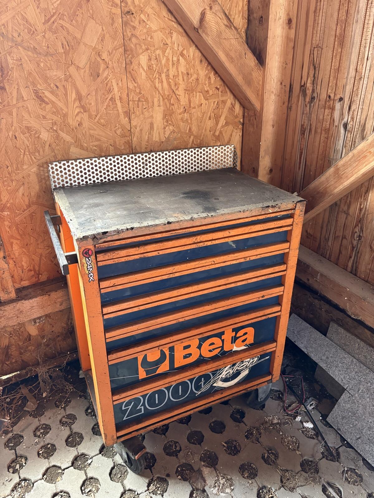 Werkzeugwagen Beta 2